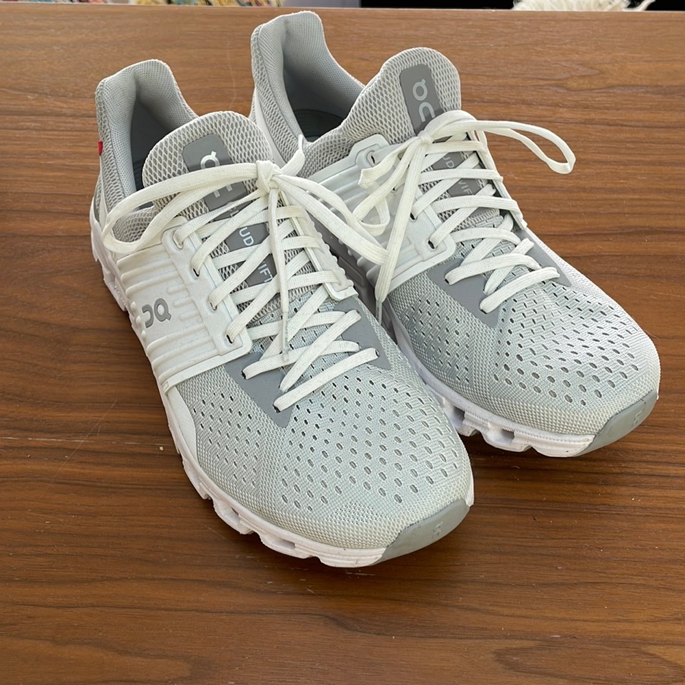 ON Cloudswift sneakers